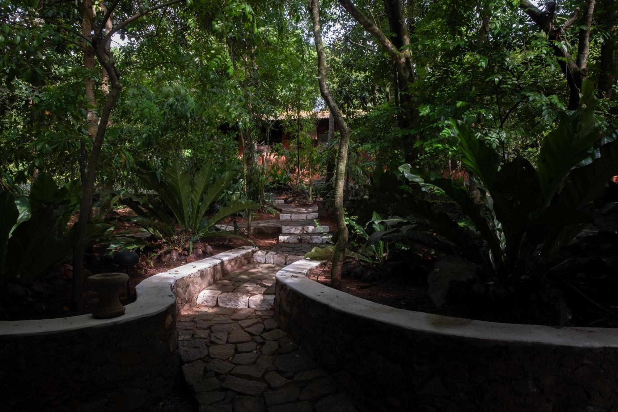 Casa Heliconia Hotel Gampaha Ngoại thất bức ảnh