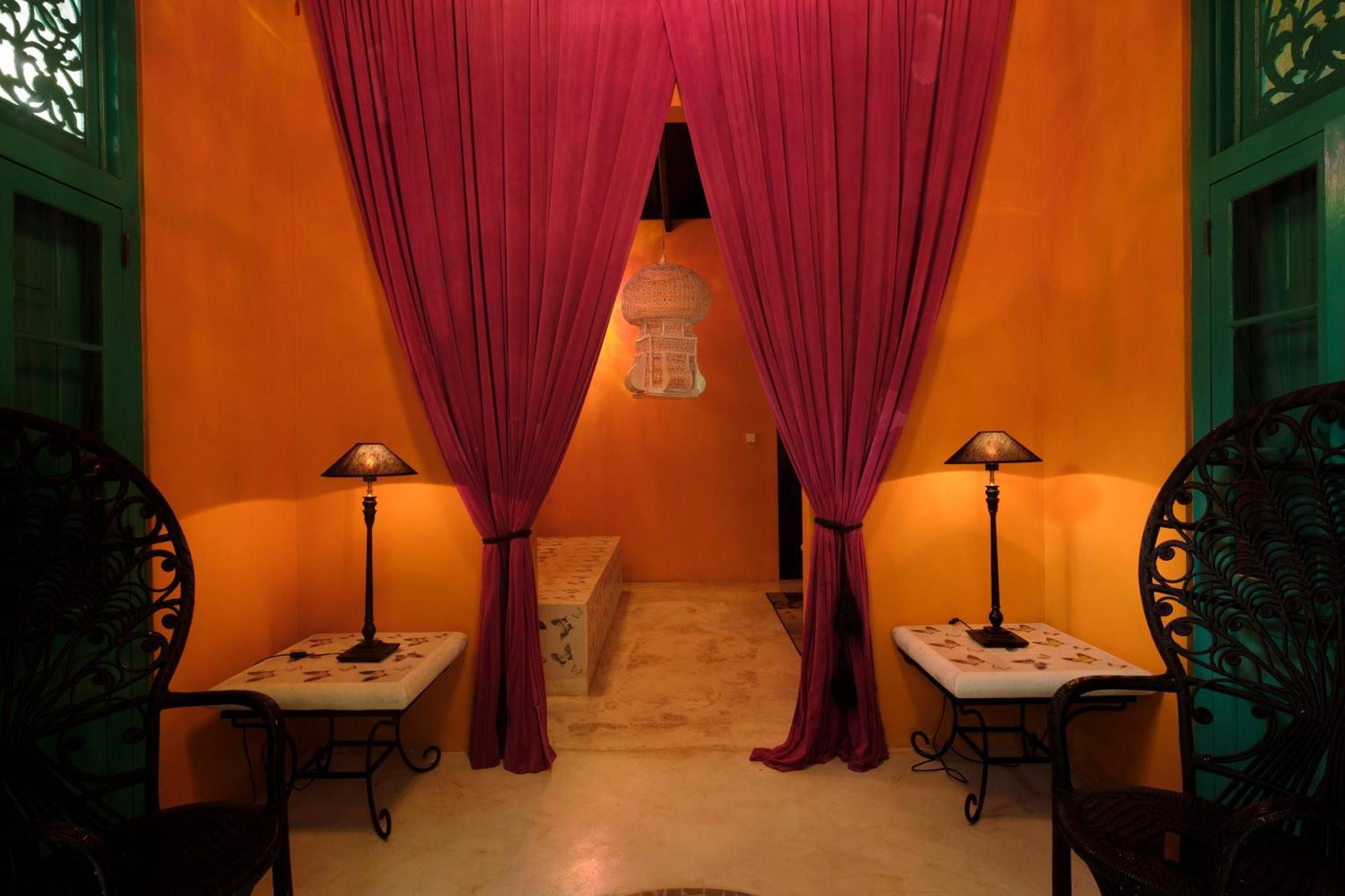 Casa Heliconia Hotel Gampaha Ngoại thất bức ảnh