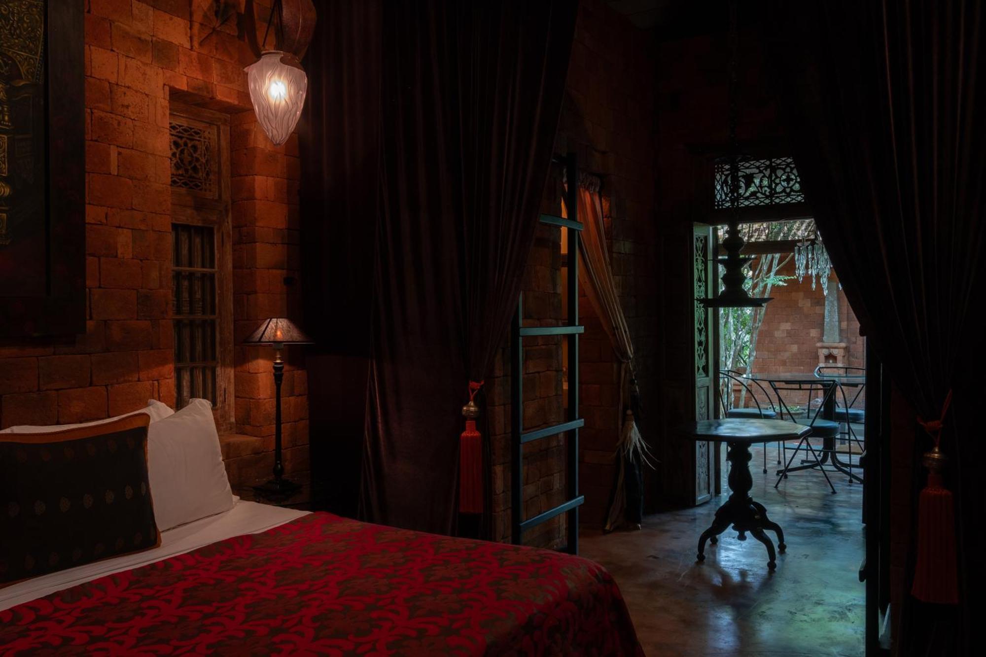 Casa Heliconia Hotel Gampaha Ngoại thất bức ảnh
